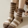 [Venta al por mayor] Calcetines Maillard para mujer, otoño e invierno, de medio barril, otoño e invierno, calcetines apilados, nuevas explosiones marrones para mujer 2024