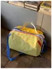 Bolsa de viagem de grande capacidade, bolsa de bagagem para viagens curtas, bolsa esportiva para atividades ao ar livre e caminhada, bolsa de academia unisex com blocos de cor e patchwork dopamina