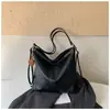 Bolsa de Gran Capacidad Transfronteriza para Mujer Estilo Nuevo Otoño 2026 Bolso Tote Popular para Viajes Diarios Bolso de Hombro Único Mochila