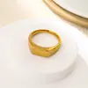 Anel Simples de Aço Inoxidável Estilo Europeu e Americano com Superfície Lisa para Gravação a Laser, Joia de Aço Titânio para Homens e Mulheres, Pode Ser Gravado com um Logo