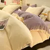 Conjunto de cama de quatro peças em veludo de leite dupla face, espessado para aquecimento de inverno, conjunto de três peças estilo coral ins com lençol de flanela e capa de edredom