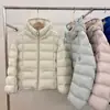 Jaqueta de algodão canelado com capuz Scissors Cloud para mulheres, novo estilo curto leve de inverno para mulheres baixinhas, casaco casual quente para uso externo para mulheres