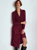 Produto transfronteiriço mais vendido da Amazon: um vestido midi simples, elegante, de tricô, com mangas compridas, cor sólida e amarração na cintura