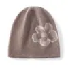Nuevo gorro de punto de cachemira jacquard floral para otoño e invierno para mujer, cálido y resistente al frío, con diseño que cubre las orejas, suave y cómodo