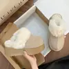 Pantuflas de exterior para mujer, 2026, estilo coreano moderno, nuevas pantuflas de invierno con forro de pelo, suela gruesa, punta cerrada con forro de felpa