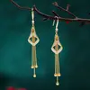 Elegantes Pendientes Largos con Borlas de Diamantes Geométricos Pendientes Sencillos Completos de Diamantes Accesorios para Mujer 2026 Nuevos Colgantes de Pendientes de Atmósfera de Alta Gama