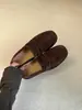 Mocassins Quadrados de Pele de Ovelha Estilo Britânico para Mulheres Salto Grosso Slip-on Sapatos de Dirigir Versáteis Sapatilhas para o Dia a Dia Salto Baixo Sapatos Pequenos de Couro