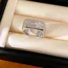 Anel aberto de estrela de zircônia, anel de estilo nicho de alta qualidade, design minimalista em metal, joias simples únicas e da moda para atacado