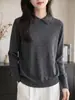 Cárdigan de punto fino 60% lana con solapa y puños de bola de acero, diseño con abertura, exquisita decoración de bola de acero en los puños, estilo elegante
