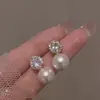 Pendientes de Perla y Circonita de Lujo Ligero Diseño de Nicho Pendientes de Botón Exquisitos de Gama Alta Pendiente de Moda Popular Elegante Sofisticado