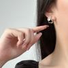 Aretes Franceses Delicados de Cruz con Pequeñas Flores Frescas Dulces y Delicados de Nicho con Diamantes Aretes Simples Avanzados