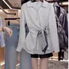 Elegante y versátil camisa de rayas con cuello en V y cinturón para mujer, talla grande, top casual retro coreano adelgazante