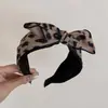 Diadema Coreana Retro Estampado de Leopardo Color Contrastante Lazo Ala Ancha Tela Versátil Simple de Alta Gama Diadema de Parte Superior Alta