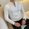 Camiseta manga longa gola alta estilosa e moderna para homens, novo estilo outono/inverno, cor sólida, versátil, na moda, corte justo, nova gola V estilo chinês segunda pele