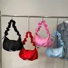 Bolsa de Ombro Única Versátil de Tecido Oxford de Grande Capacidade para Primavera-Verão 2025 Nova Moda Plissada para Ombro, Axila, Transversal, para o Dia a Dia, Formato de Bolinho para Mulheres