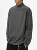 Camiseta de Manga Larga de Cuello Alto de Color Sólido para Otoño e Invierno para Hombre 2026 Nuevo Estilo Coreano Moderno Holgada Casual Capa Base Superior