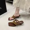 Nuevas Sandalias de Plataforma Cuña Retro para Mujer 2026 Primavera/Verano Calzado Exterior Punta Cuadrada Deslizables para Mujer