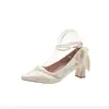 Corrente de Festa com Alça Única Bico Fino Pérola Verão Baixo Moda 2026 Sapatos de Madrinha Novos Sapatos de Salto Alto para Mulheres com Salto Grosso