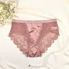 Calcinhas de Renda Europeias e Americanas para Mulheres, Comércio Exterior Transfronteiriço, Cintura Média Sexy, Tamanho Europeu e Americano, Tanga de Renda Transparentes com Patchwork