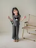 Nuevo conjunto de verano para bebé niña de seda de hielo, top tipo chaleco sin mangas de verano y pantalones largos, elegante conjunto de dos piezas