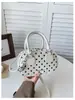 Nova bolsa de ombro cruzado da moda coreana, com textura doce e legal, de bolinhas, tendência, fofa, para o verão de 2026