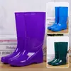 Botas de chuva cano alto, botas de chuva compridas femininas, botas aquáticas, sapatos aquáticos, estilo coreano, forradas com lã, antiderrapantes, impermeáveis, com cobertura de borracha para os pés, quentes.