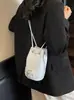 Bolso tipo cubo moderno y versátil para mujer 2025 Nuevo elegante y único Bolso de hombro cruzado Bolso pequeño de verano