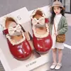 Zapatos de verano tipo princesa para niña con suela blanda, zapatos sencillos para niños, zapatos de cuero rojo de nuevo estilo para niñas 2026