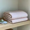 Corea del Sur Serie Mousse de Ganso Colcha Acolchada de Algodón para Cama Individual Lavable a Alta Temperatura Lavado a la Arena Antideslizante Colchoneta para Sábana Lavable a Máquina