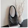 Bolsa de Ombro Casual da Moda 2026 Transfronteiriça com Rebites, Bolsa Popular Feminina de Axila, Bolsa Saco de Grande Capacidade