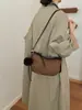 Nueva colección de otoño: bolso de hombro retro de cuero mate con bloques de color, un bolso casual elegante y versátil perfecto para ir al trabajo y para el uso diario