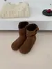Novos Sapatos de Algodão Quente Forrados com Lã para Outono e Inverno de 2025 para Mulheres, Uso Externo, Aumento Interno da Altura, Botas Curtas Slip-On com Bico Redondo