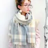 Cachecol Xadrez de Faux Cashmere de Inverno para Mulheres, Xale Elegante Estilo Japonês Quente para Outono e Inverno com Franjas, Aquecedor de Pescoço Rosa Versátil para Proteção contra o Frio
