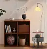 Lámpara de Pie Estilo Medieval Estante Lateral para Sofá de Sala de Estar Mesita de Noche de Dormitorio Lámpara de Pesca Integrada Nueva Atmósfera 2025