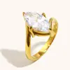 Joyería de Mano de Moda Creativa Personalizada Transfronteriza Europea y Americana Anillo Oblicuo Marqués de Alto Grado Chapado en Oro de 18 Quilates de Acero Inoxidable Lujo Accesible para Mujer