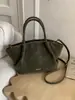 Bolsa de Gran Capacidad para el Trabajo Diario para Mujer, Nuevo Estilo Trendy de Invierno 2025, Elegante Bolso de Hombro Retro, Bolso Tote Versátil con Acabado de Alta Calidad