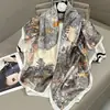 Pañuelo de Seda 90 al por Mayor de Nuevos Fabricantes Europeos y Americanos, Decoración Estampada de Imitación de Seda, Rayas Blancas y Negras, Pañuelo Cuadrado Grande 90, Chal, Dropshipping