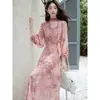 Vestido Longo de Manga Longa com Decote em V e Bolinhas Rosa Suave Estilo Francês, Leve Luxo Elegante para Primavera e Outono, Afina a Cintura, Emagrecedor, Base Longa