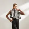 Bufanda de Seda Nueva Estilo Coreano con Cuadros de Mosaico para Mujer, Bufanda de Alto Temperamento, Protección para el Cuello, Chal Cálido, Lista para la Venta