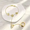 Pulsera de Acero para Dedo con Diseño Floral de Mariposa y Corazón, Pulsera de Acero Simple de Moda, Diseño de Nicho de Lujo Ligero, Transfronteriza de Amazon