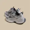 Zapatillas deportivas para niñas, nueva colección primavera/otoño 2026, zapatillas de correr ligeras para niños, de suela blanda, a la moda y diseñadas para niñas mayores, en estilo "dad shoe"