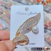 Broche de Mariposa Hueca con Diamantes AB Iridiscentes para Mujer, Pin de Mariposa de Diamantes Lujoso a Todo Color para Trajes y Abrigos, Broche Elegante y Lujoso