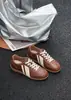 2026 Nuevos Zapatos Deportivos Casuales Retro de Patinaje Más Vendidos Versátiles Zapatos Forrest Gump Estilo Coreano Muy Atractivos Suela Gruesa Zapatos de Entrenamiento Alemanes para Mujer
