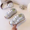Zapatos Casuales para Niñas 2026 Verano Nuevos Tenis de Malla Transpirable Suela Suave Zapatos Deportivos Ligeros Zapatos de Entrenamiento Alemanes para Niñas
