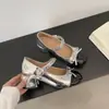 Sapatos Mary Jane Femininos de Salto Alto Grosso com Bico Baixo, Estilo Pequena Fragrância Francesa, Novos para Primavera 2026, Retro, Sapatos Pequenos de Couro para Saias