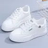 Zapatillas blancas para mujer para primavera y verano, zapatillas de correr nuevas para mujer, zapatos casuales ligeros de suela blanda para mujer