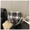 Bolsa Feminina Casual Retrô de Lã Xadrez 2025 Outono Nova Moda Simples Grande Capacidade Bolsa de Ombro com Corrente Transversal
