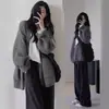 Otoño e Invierno 2025 Nuevo Estilo Coreano Cárdigan de Punto Holgado para Mujer Estilo Perezoso Color Sólido Pantalones con Bolsillo de Solapa Chaqueta Suéter Elegante Ropa para Mujer