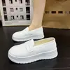 Zapatos de enfermera cálidos con forro de polar para mujer para el invierno 2026, con suela suave, diseño transpirable y apertura poco profunda, lo que los hace cómodos para estar de pie durante largos períodos e ideales para el trabajo