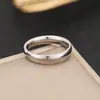 Anillo de Acero de Titanio Ins, Simple y Elegante, Versión Japonesa y Coreana, Lujo Ligero de Nicho para Mujeres, No se Desvanece, Diseño Geométrico, Nuevo Estilo 2025